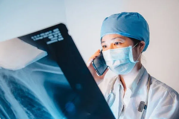 世界任何地方的医疗帮助和医疗视频咨询远程医疗