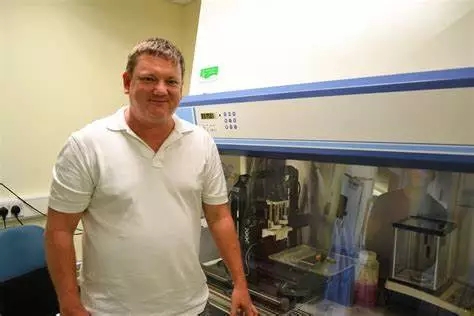 1635649914921613.jpg 医生图像.webp.jpg