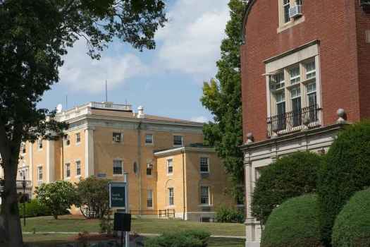 McLean Hospital(麦克莱恩医院).jpg
