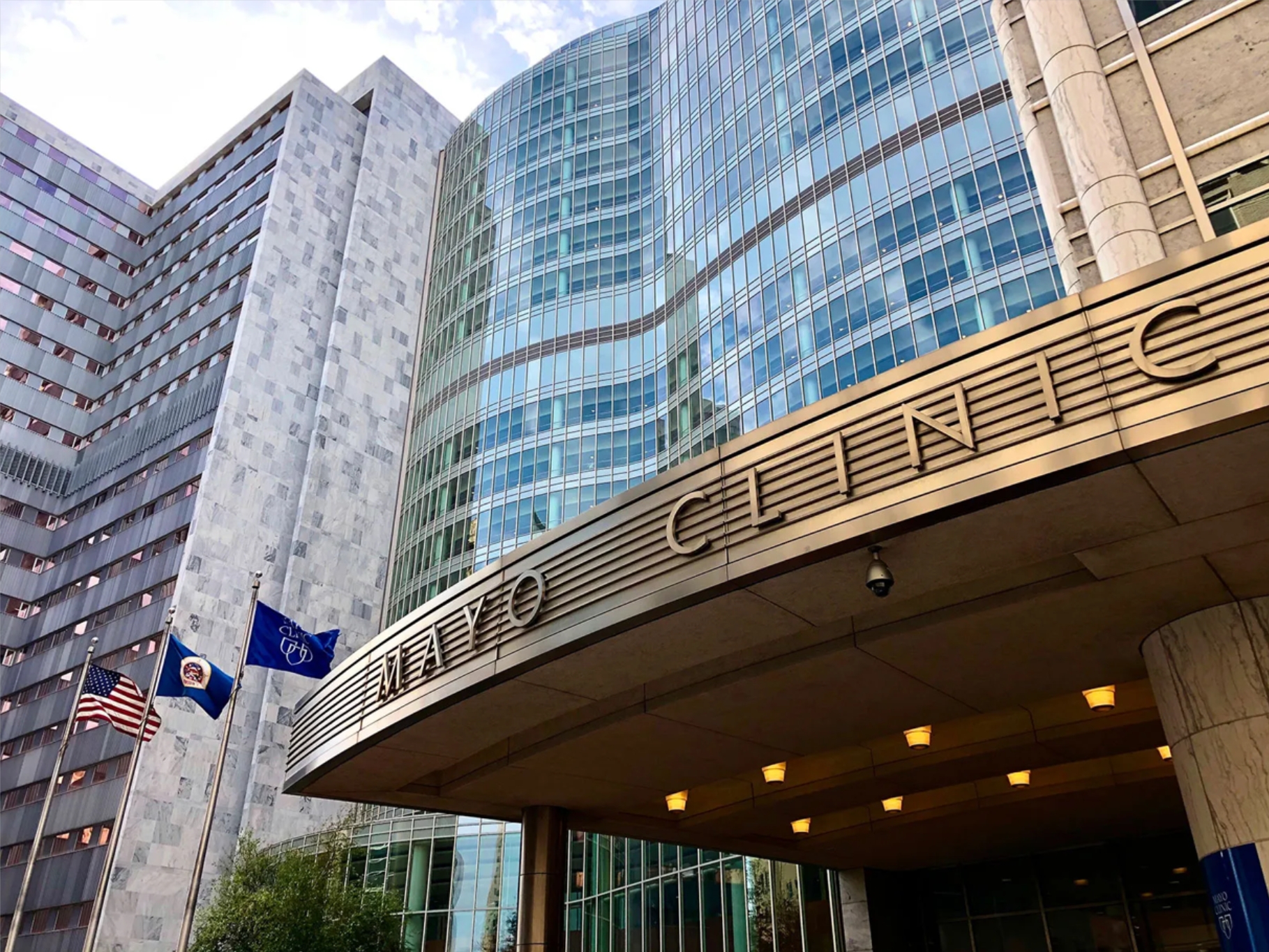 中国的肺癌患者想去美国就医，选安德森还是梅奥？