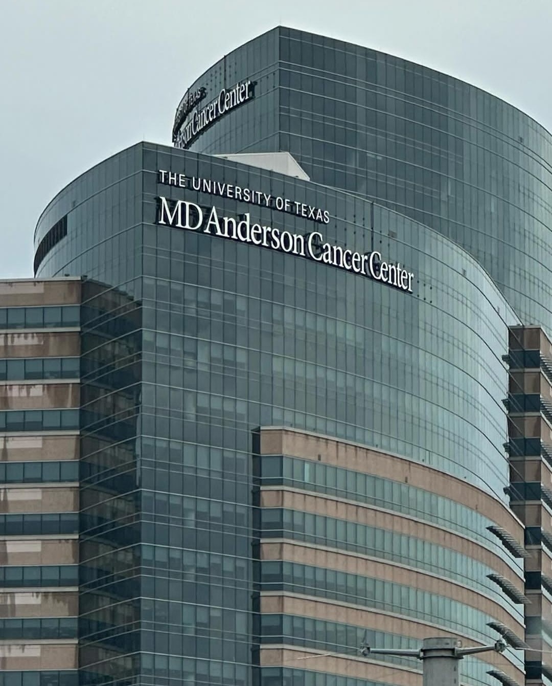 中美肿瘤谁更强？解读中国癌症医院与美国安德森癌症中心的异同